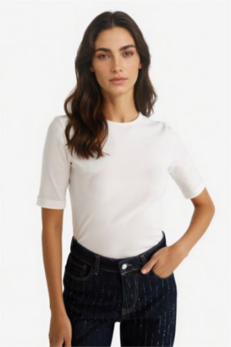 نساء بيج فاتح تيشيرت سليم فيت مضلع نص ردن بياقة مستديرة