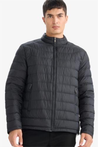 Su İtici Kaz Tüyü Slim Fit Dar Kesim Dik Yaka İç Cep Detaylı Fermuarlı Cepli Mont