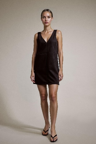 V Yaka Kalın Askılı Süet Mini Elbise