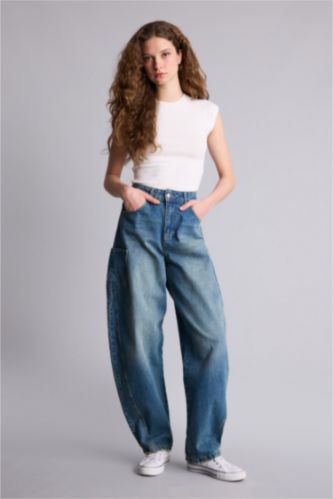 Woman NAVY Balloon Fit Denim Trousers