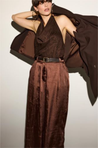 Regular Fit Halter Collar Sleeveless Blouse