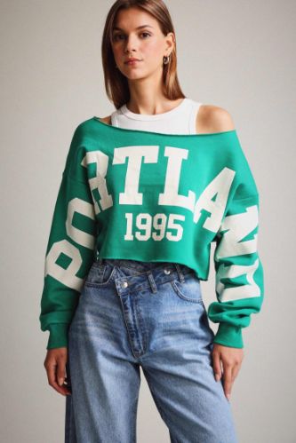 Kayık Yaka Baskılı Sweatshirt