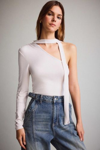 Tek Omuzlu Bağlama Detaylı Bluz