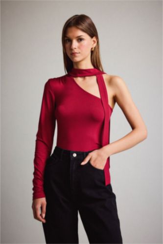 Tek Omuzlu Bağlama Detaylı Bluz