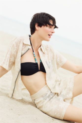 Woman Black Regular Fit Crinkle Fabric Bikini Top