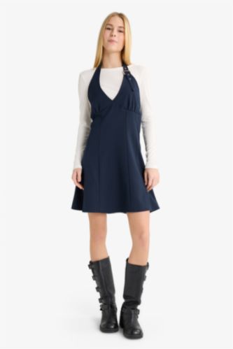 فستان نص كم قصير كاروهات بياقة هالتر