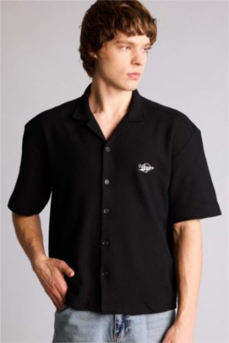 Man Black Man Short Sleeve Shirt