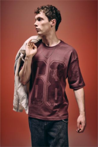 Man Light Bordeaux Textured Boxy Fit T-Shirt