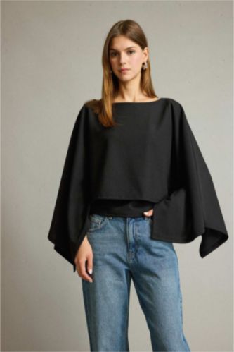 بلوزة ردن عريض وياخة عريضة