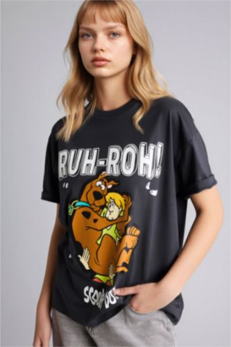 Женщины Антрацит Футболка Scooby Doo оверсайз с круглым вырезом принтом и коротким рукавом