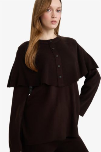 بلوز تريكو قصة عادية بأزرار