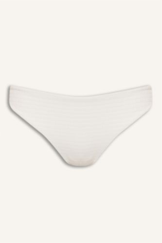 Kadın Kırık Beyaz Regular Fit Kırışık Dokulu Bikini Alt