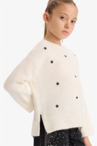 بلوز صوف بناتي مطرز قصة عادية بياخة مستديرة