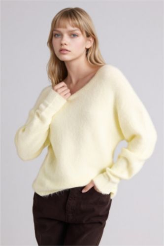 Kadın Sarı Regular Fıt Kayık Yaka Kazak