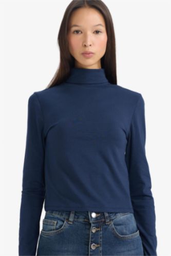 Fitted Turtleneck Modal Long Sleeve T-Shirt