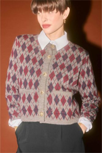 Cardigan en tricot motif losanges à boutons et col rond