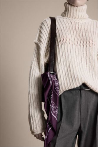 سكارف نسائي ستان منقوش