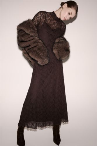 فستان ميدي دانتيل ردن طويل بقصة A بياخة مستديرة