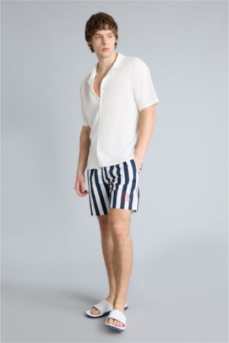 Man NAVY Regular Fit Swim Shorts