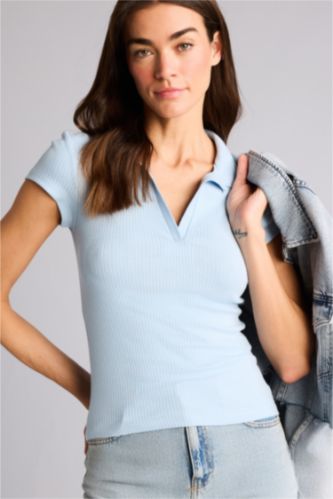 حريمي أزرق فاتح تيشيرت بولو نص كم مضلع قصة عادية