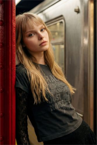 Fıtted Bisiklet Yaka Baskılı Ribana Kısa Kollu Tişört