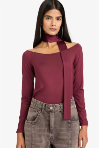 Fitted Kayık Yaka Şal Detaylı Tişört