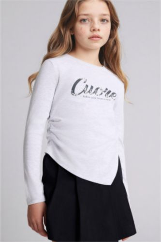 بنات ميلانج رمادي فاتح تيشيرت كم طويل مضلع بطبعة شعار بياقة مستديرة