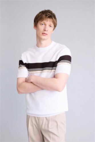 رجالي بيج فاتح تيشيرت نص كم قصة عادية