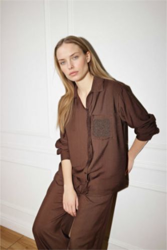 Woman Brown Relax Fit Shirt Collar Crinkle Fabric Long Sleeve Shirt