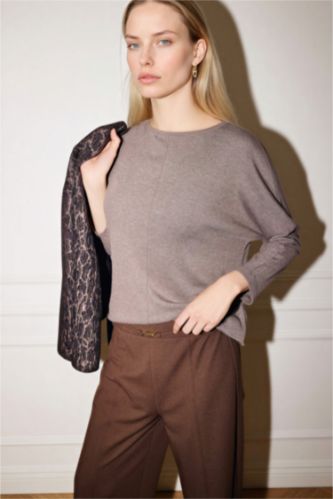 Woman Light Brown Boat Neck Long Sleeve T-Shirt