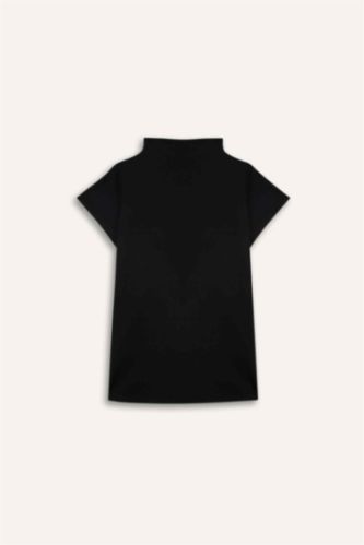 Slım Fıt Yarım Balıkçı Yaka Tişört