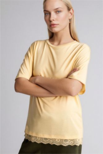Kadın Açık Sarı Relax Fıt Bisiklet Yaka Kısa Kollu Tişört