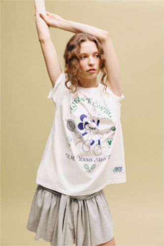 Kadın Kırık Beyaz Dısney Mıckey & Mınnıe Oversıze Bisiklet Yaka Baskılı Kısa Kollu Tişört