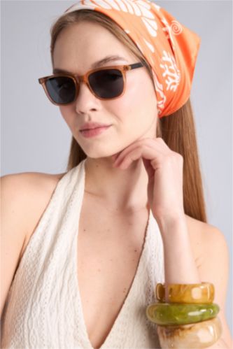 Kadın Kahve Kadın Güneş Gözlüğü