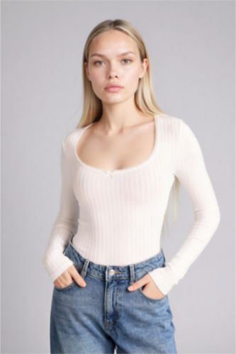 Әйелдерге АҚ Fitted U жағалы ұзын жеңді футболка