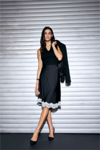 Kadın Siyah Normal Bel Dantelli Saten Midi Etek