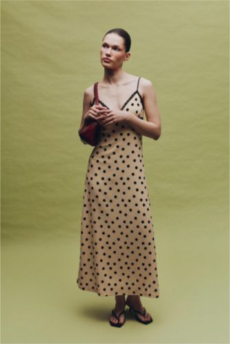 Kadın Sarı Kalp Yaka Puantiyeli Bürümcük Askılı Maxi Elbise