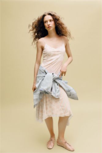 Kadın Açık Pembe Asimetrik Renk Bloklu Tül Askılı Midi Elbise