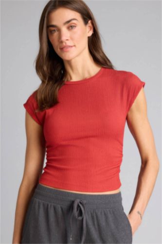 Женщины Красный Футболка Slim Fit из ткани букле с круглым вырезом и коротким рукавом