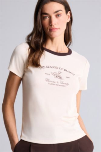 Woman Light Beige تيشيرت قصة عادية مطبوع