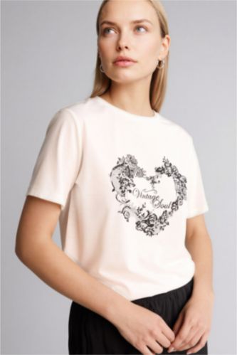 Kadın Ekru Regular Fıt Bisiklet Yaka Çiçekli Kısa Kollu Tişört