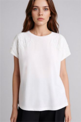 Kadın Ekru Bisiklet Yaka Çiçekli Kısa Kollu Tişört