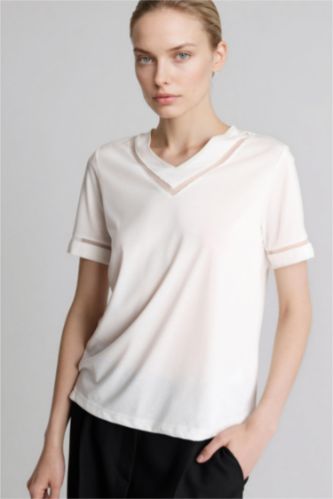 Kadın Ekru Regular Fit V Yaka Tişört