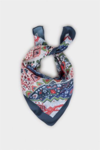 Woman Blue Woman Paisley Patterned Foulard