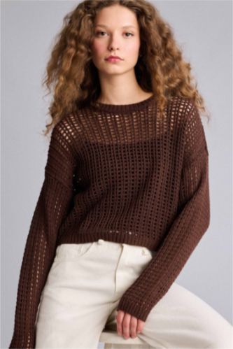 Kadın Kahve Regular Fıt Kayık Yaka Kazak