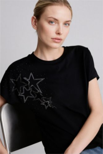 Kadın Siyah Bisiklet Yaka Taş Baskılı Kısa Kollu Tişört