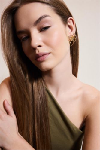 Kadın Altın Kadın Çiçek Desenli Küpe