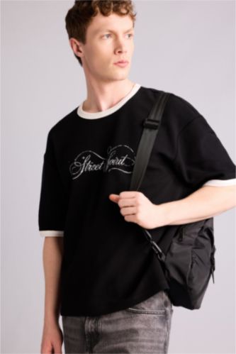 Men Black Boxy Fit Short Sleeve T-Shirt
