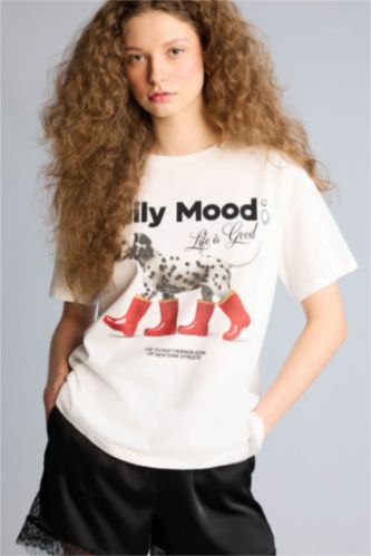 Kadın Kırık Beyaz Oversize Baskılı Tişört