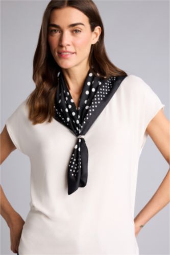 Kadın Beyaz V Yaka Basıc Düz Kısa Kollu Tişört